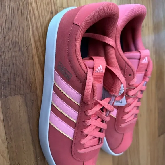 Adidas VL Court 3.0 Womens US 9.5. New With Box Pink and Red - Picture 3 of 7